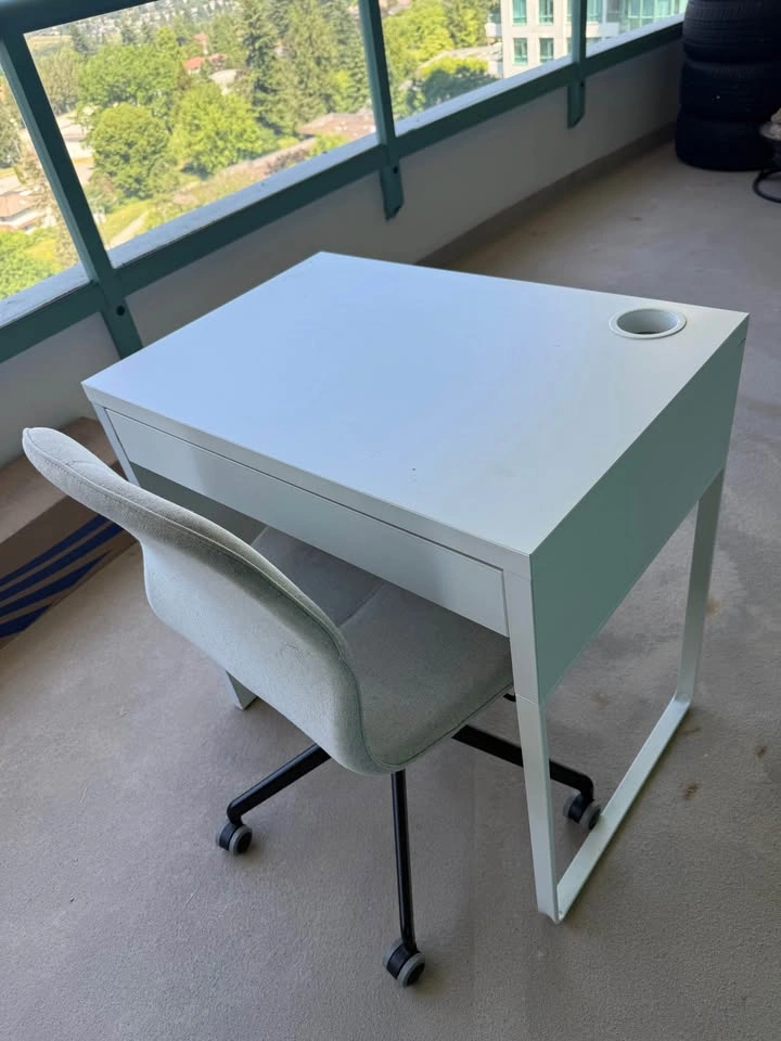 IKEA MICKE Desk and Office Chair Set - photo 4