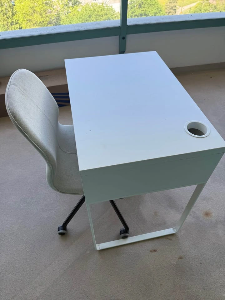 IKEA MICKE Desk and Office Chair Set - photo 5