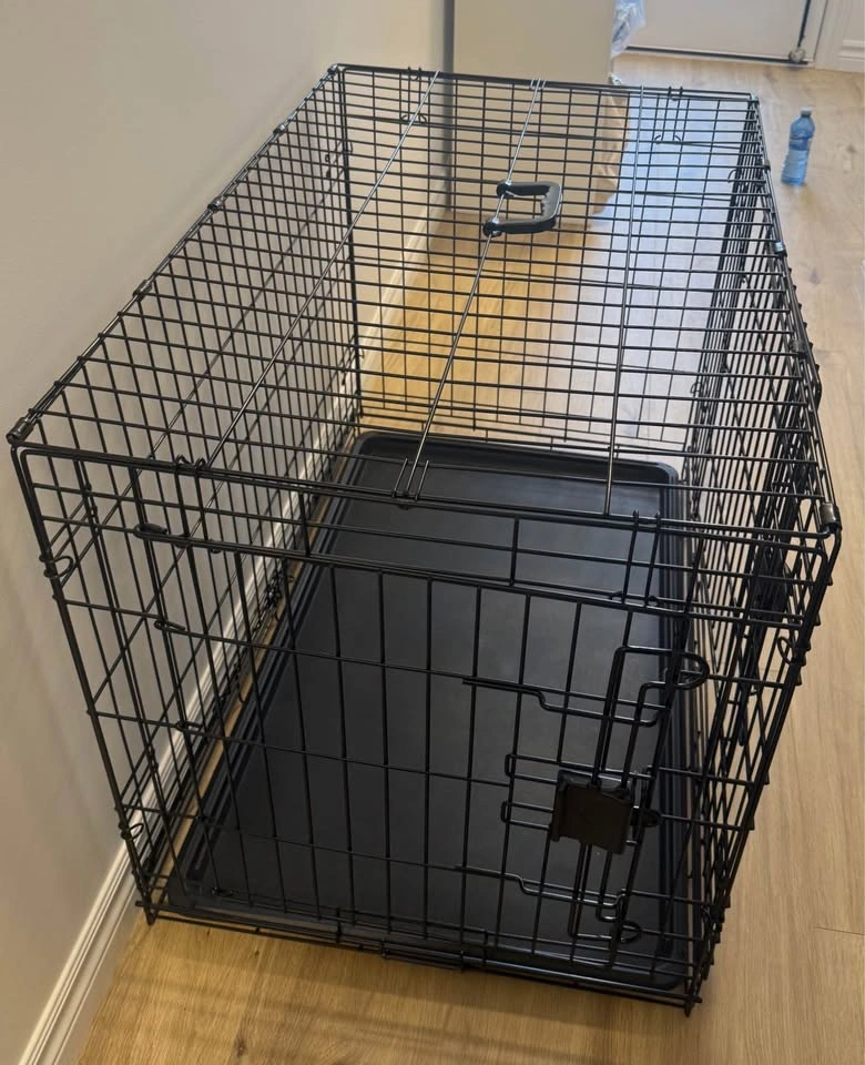 24" Folding Double-Door Wire Dog Crate with Divider - photo 3