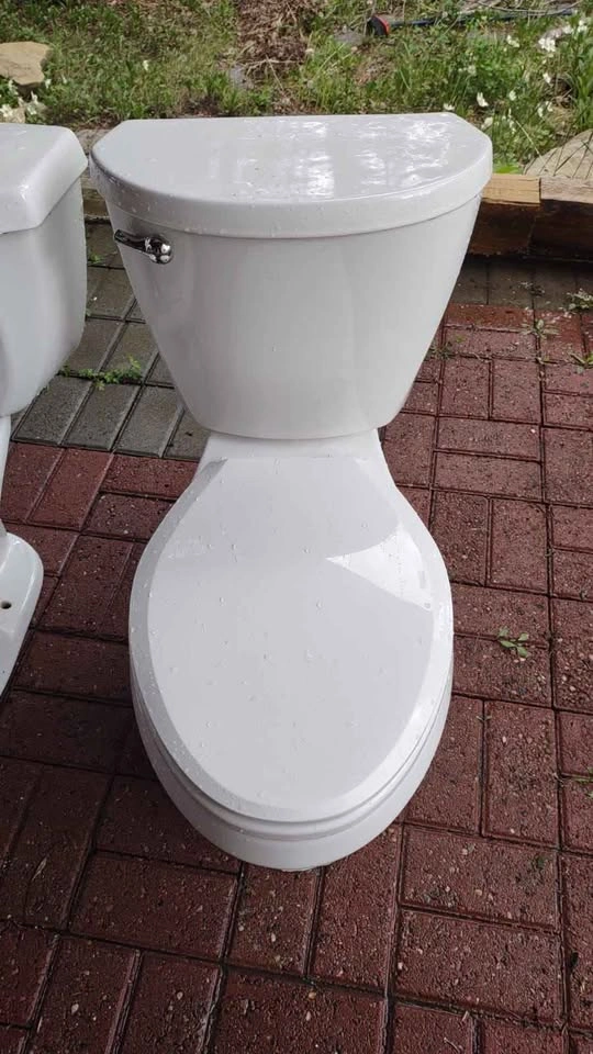 2 Toilets For Sale - photo 4