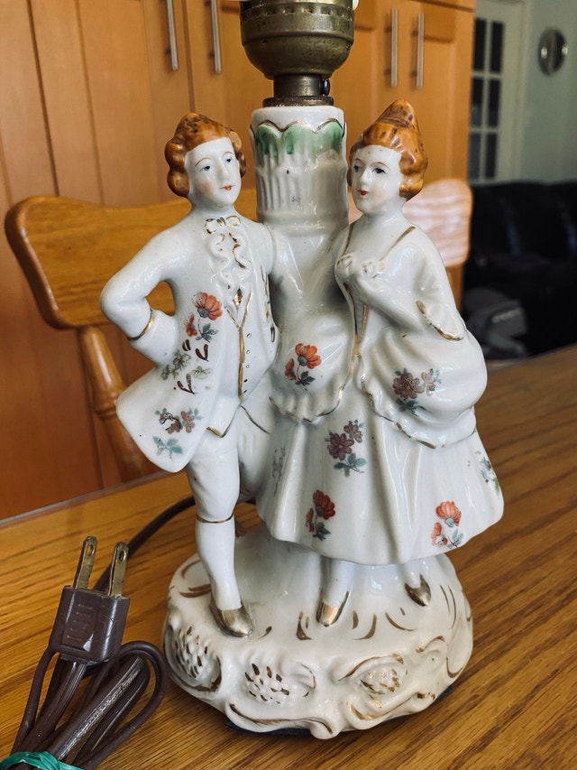 Occupied Japan Porcelain Figurine Lamp