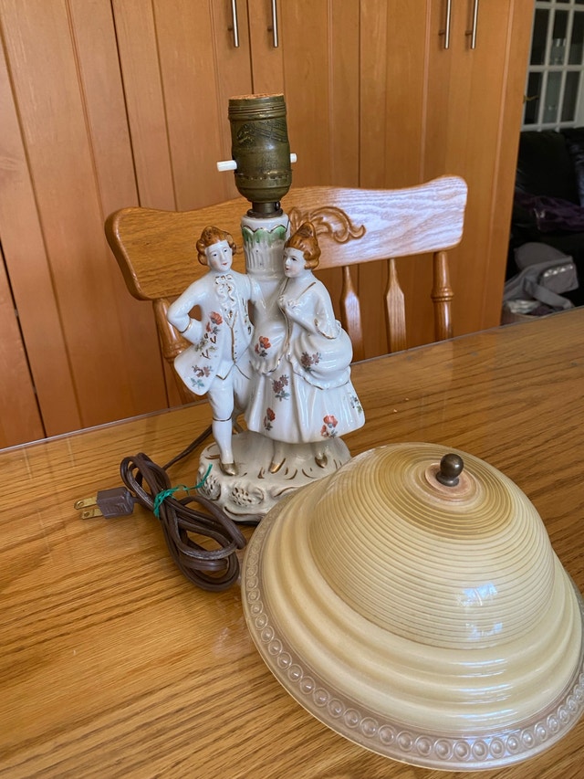 Occupied Japan Porcelain Figurine Lamp - photo 2