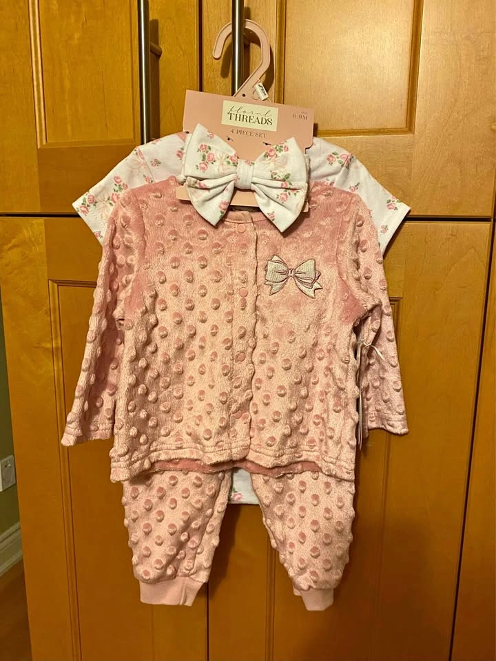 Baby Girl 4 piece Outfit-NEW