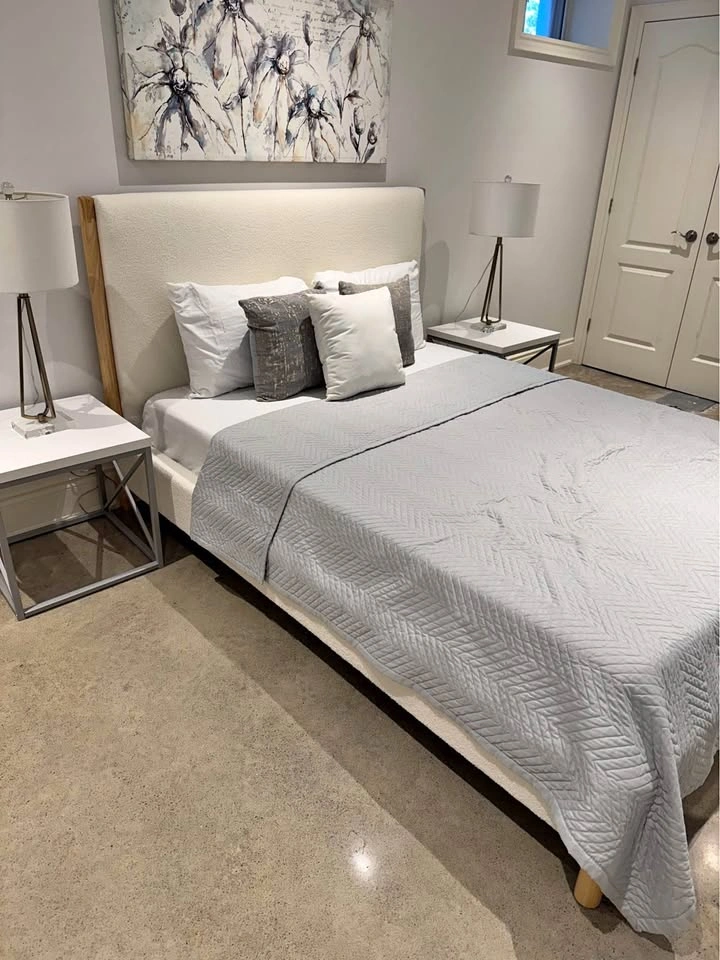 Casper Queen Bed with Aurora Frame