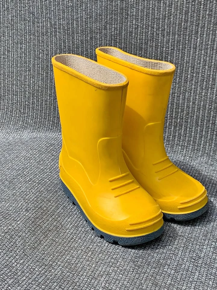 Toddler Rain boots Yellow Size 10