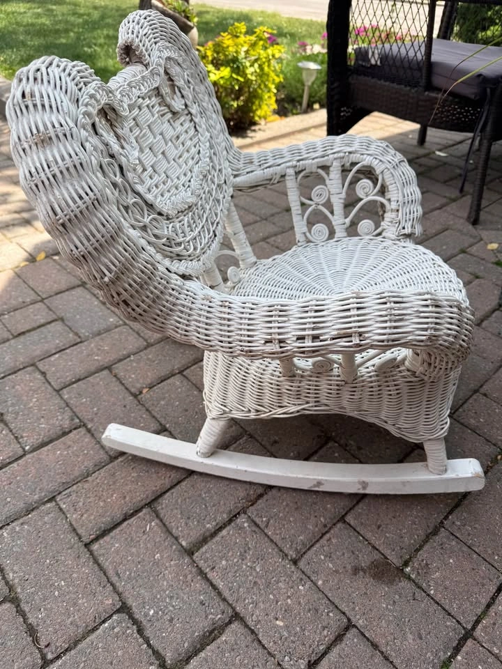 Vintage White Wicker Child's Rocking Chair - photo 3