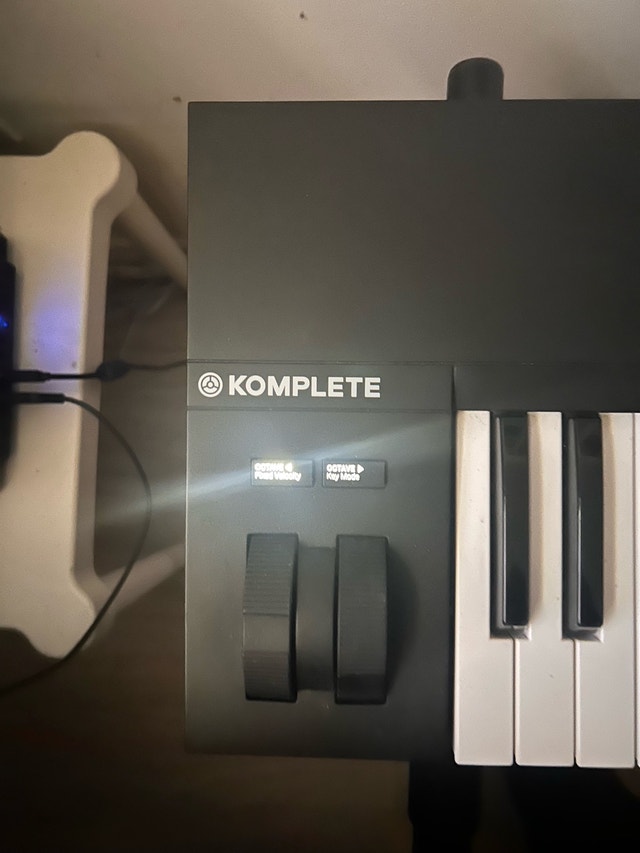 [MUST GO] Native Instruments A61 Komplete Keyboard Controller
