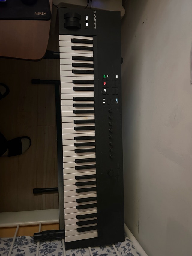 [MUST GO] Native Instruments A61 Komplete Keyboard Controller - photo 2