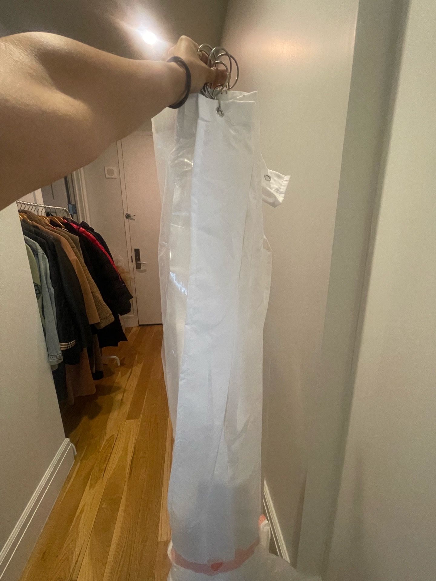 78” white shower curtain set and clear lining set with plastic h - photo 5