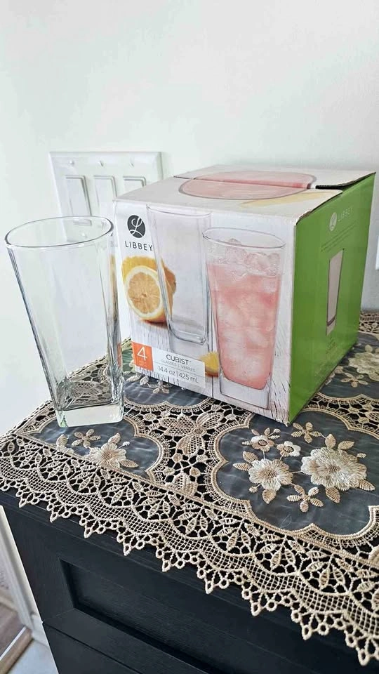 Set of 4 glasses