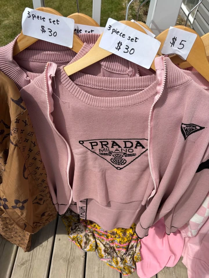 Women’s clothing - photo 2