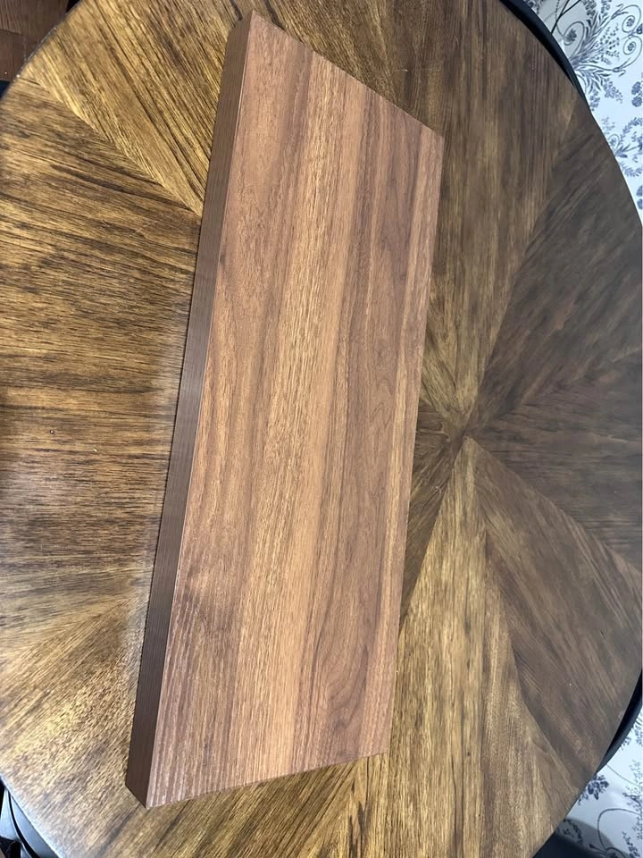 24” Floating wall shelf in walnut finish (KING & BATHURST) - photo 2