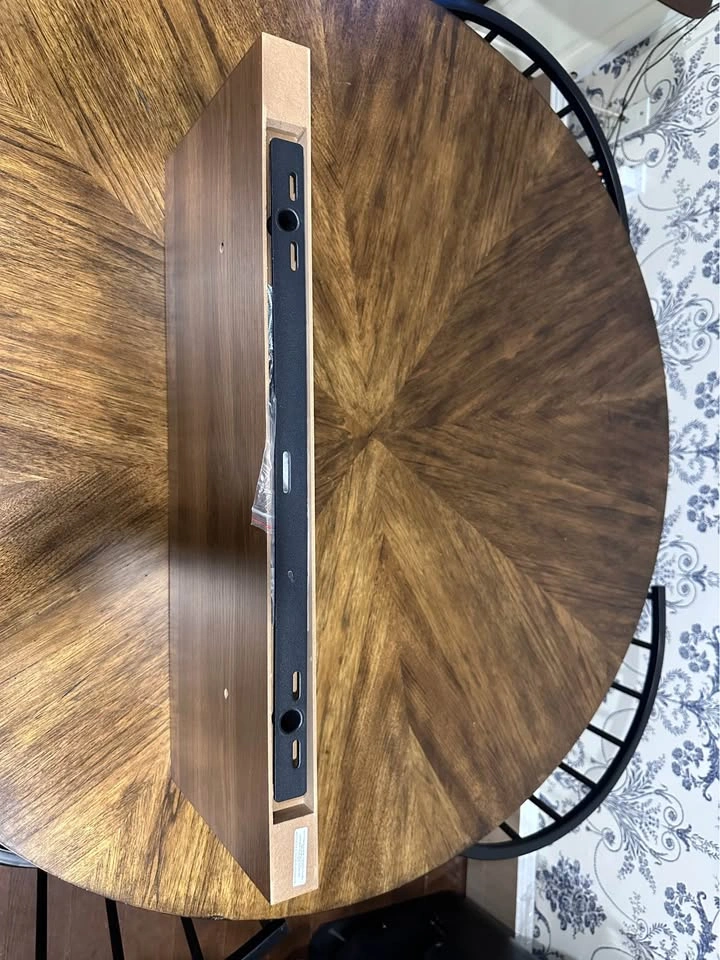 24” Floating wall shelf in walnut finish (KING & BATHURST) - photo 3