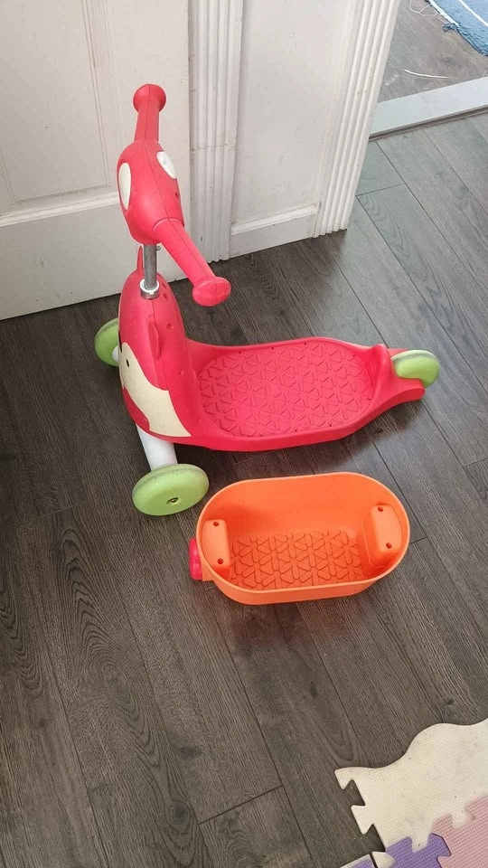 Scooter for a 2-year-old child - photo 3