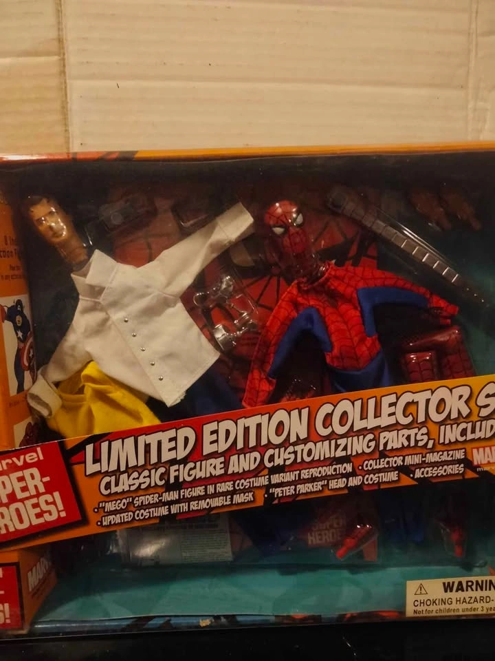 SPIDER-MAN 8" Retro Mego Style Limited Collector Figure Set - photo 4