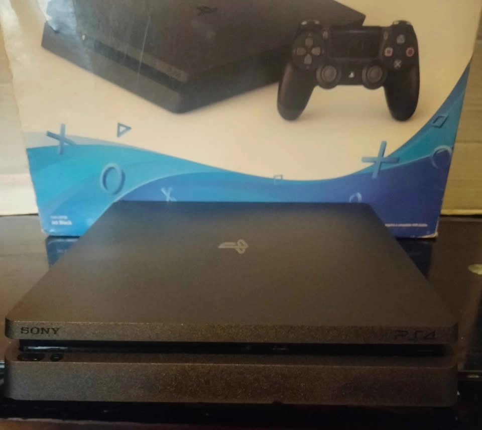 ps4 slim 1tb gaming bundle - photo 2