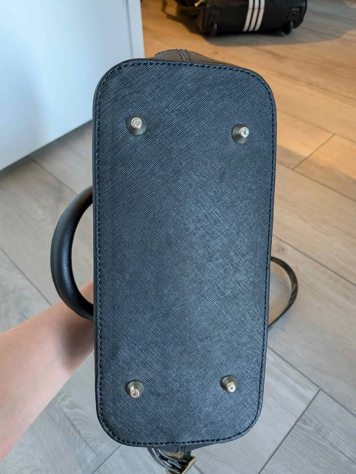 Danier Dome Crossbody Leather Bag - photo 4