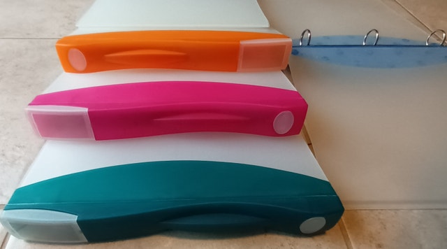 5 NEW 1" Hard Plastic, Colored End, 3 Hole Binders - photo 2