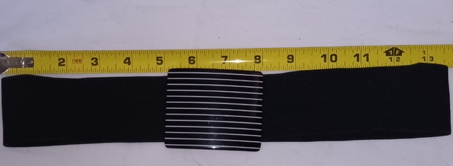 S-M Women's Black Stretch Belt with B&W Stripe Plastic Buckle