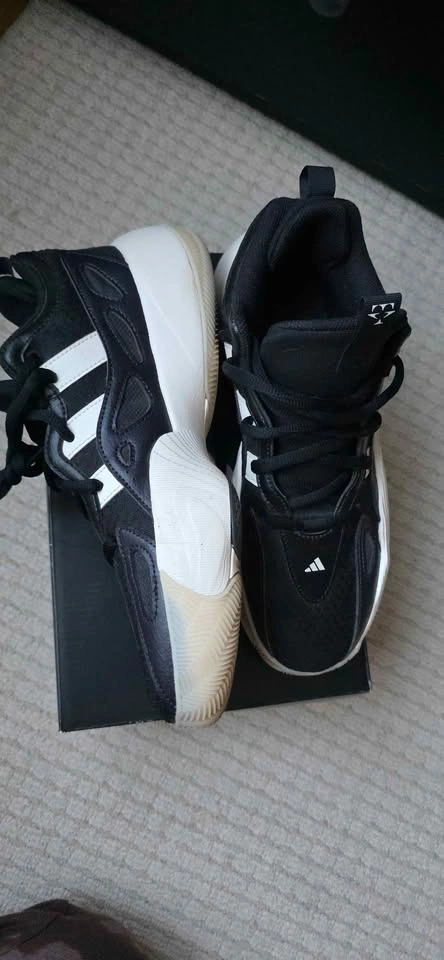 Basketball shoes Adidas - photo 2