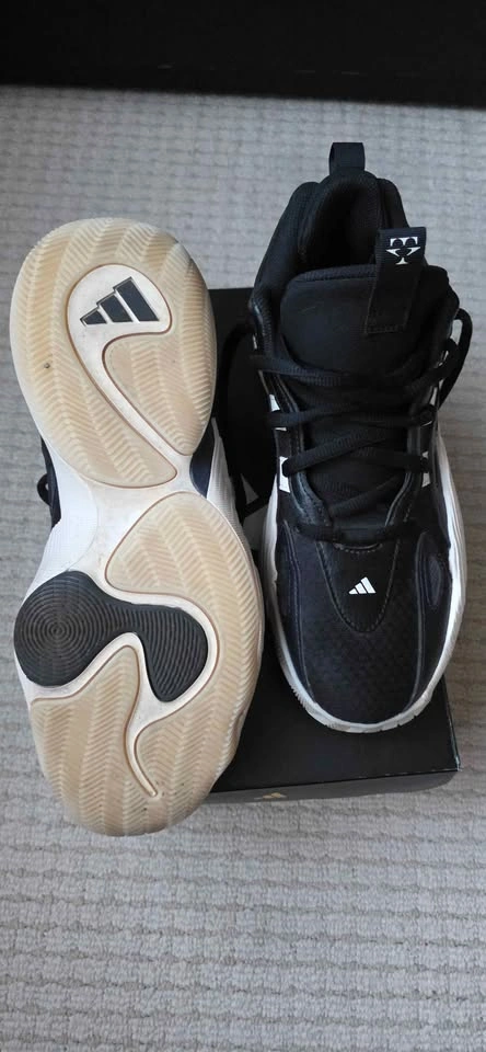 Basketball shoes Adidas - photo 3