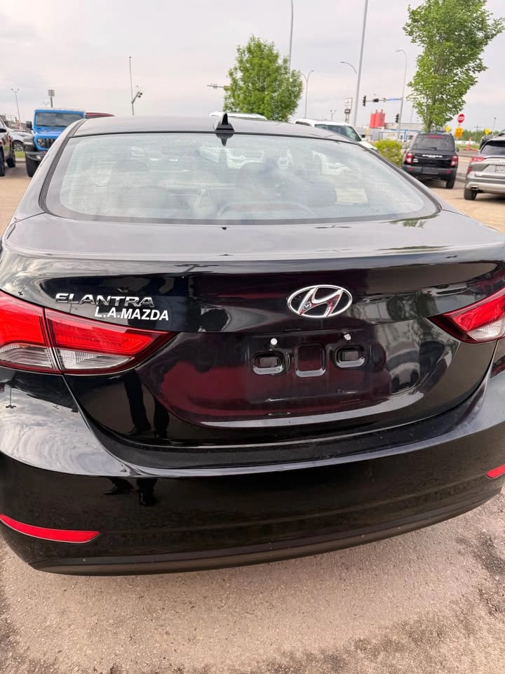 2016 Hyundai Elantra - photo 2