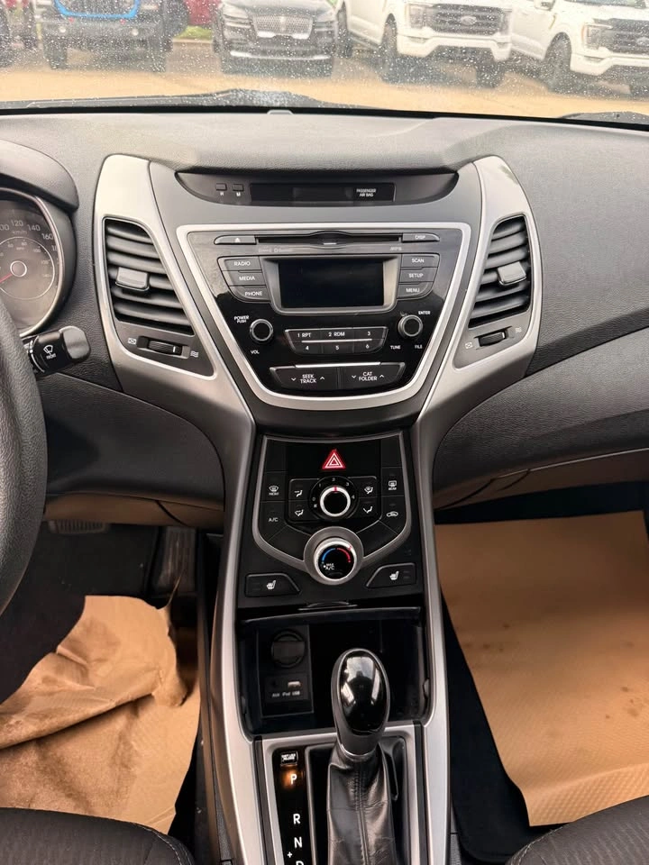 2016 Hyundai Elantra - photo 5