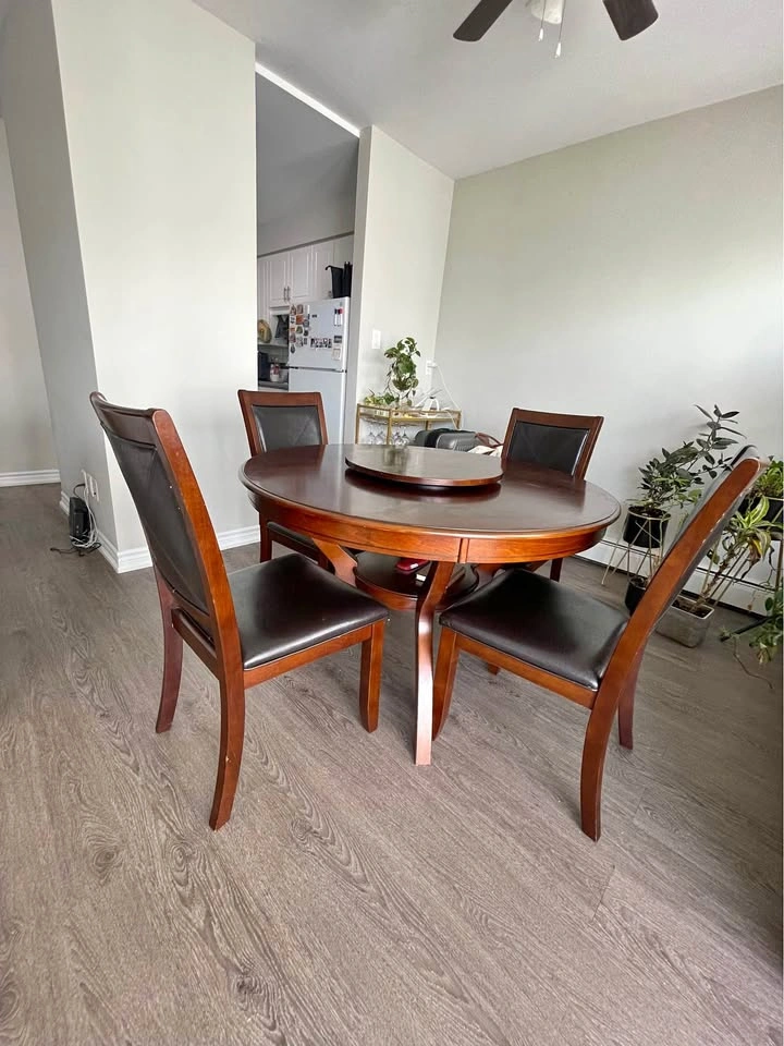 Dining Table and 4 Chairs
