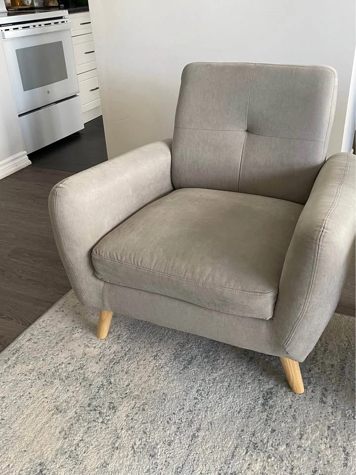 2 Accent Chairs - photo 3