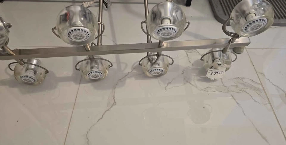 multi-light track lighting fixture - photo 2