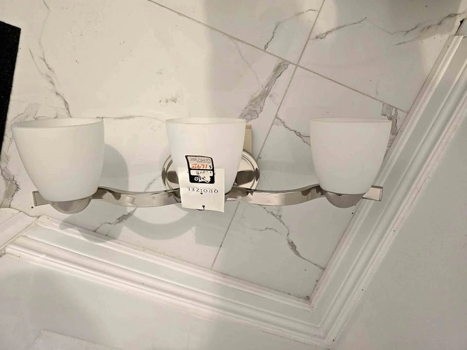 Quoizel lighting fixture