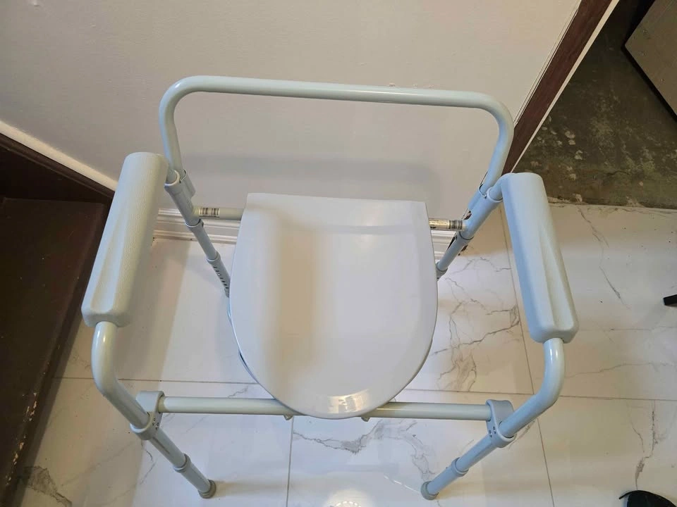 Medline 3-in-1 Folding Steel Commode, 350-lb. Capacity - photo 2
