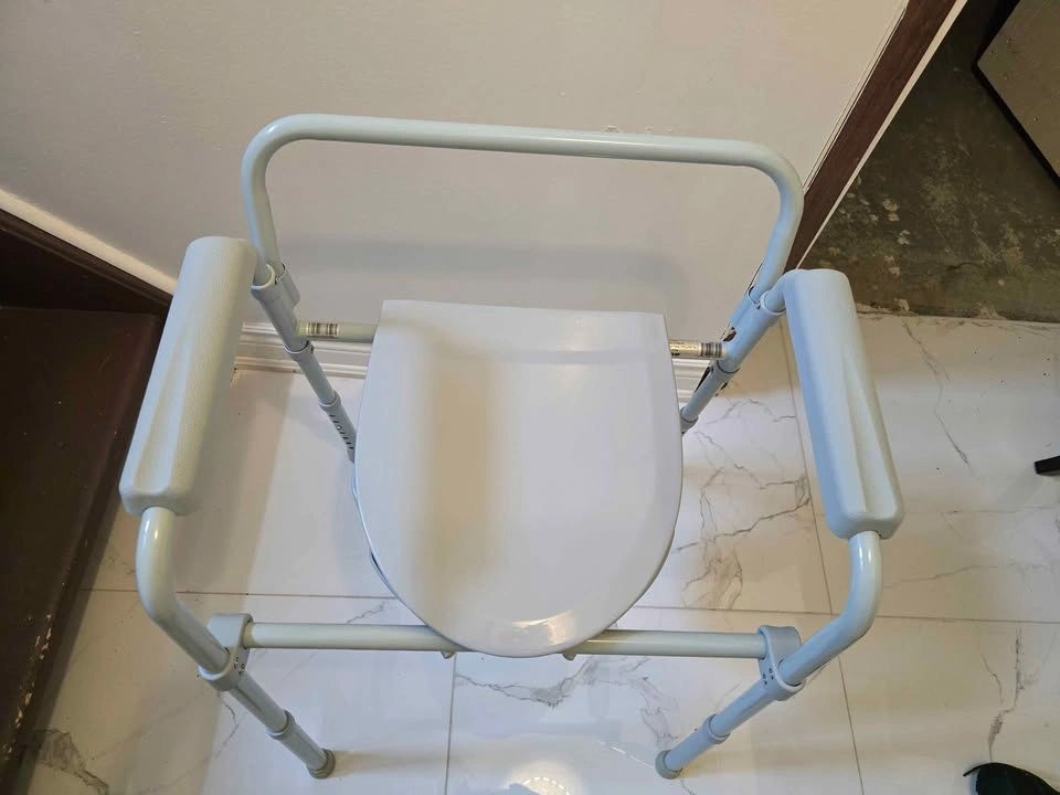 Medline 3-in-1 Folding Steel Commode, 350-lb. Capacity - photo 3