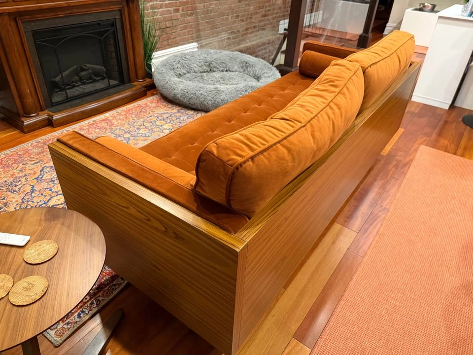 Couch - photo 3