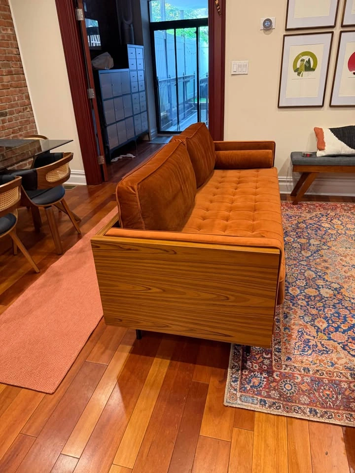 Couch - photo 5