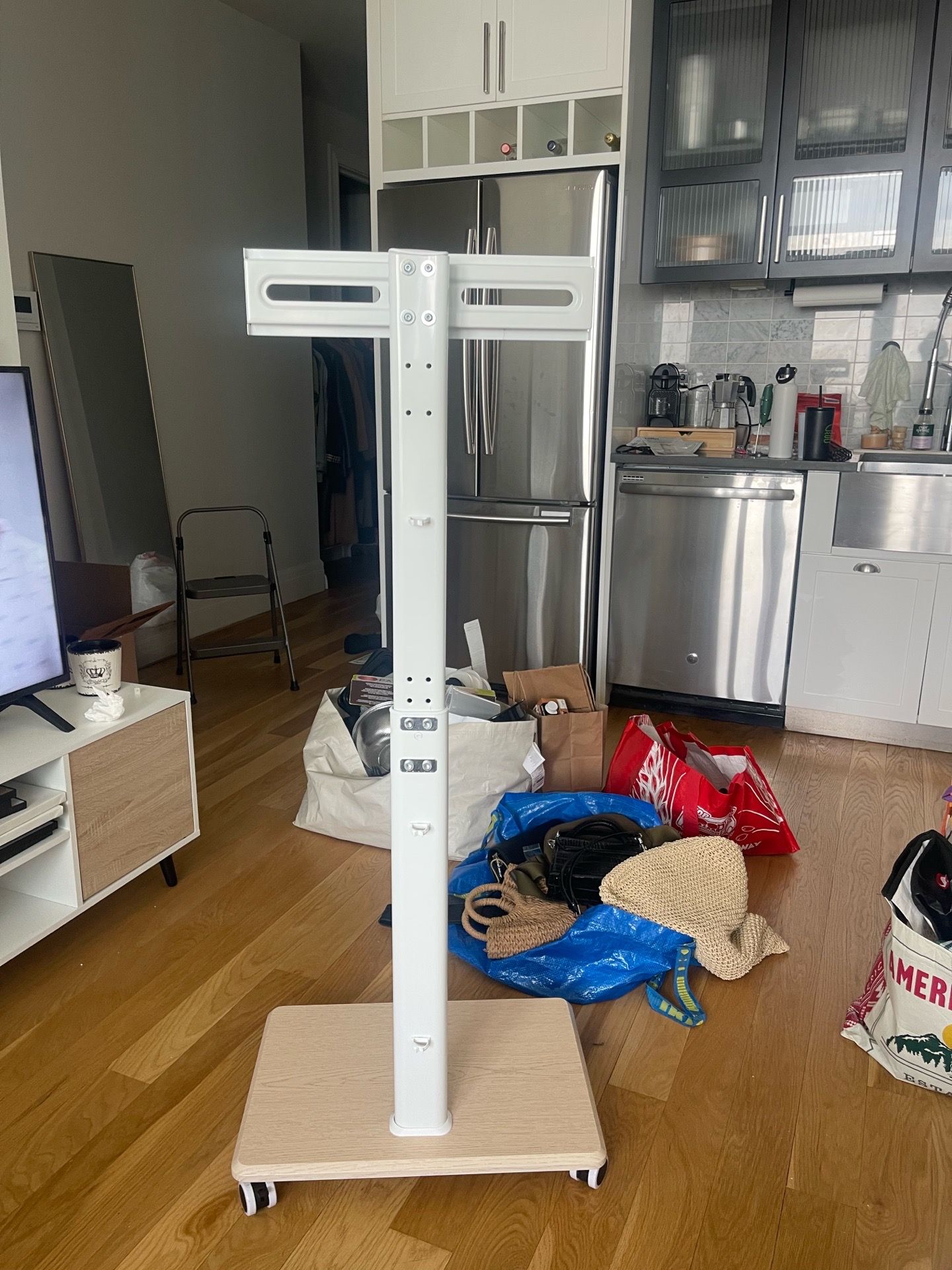 Mobile TV Stand for 27 to 65 in TVs - photo 2