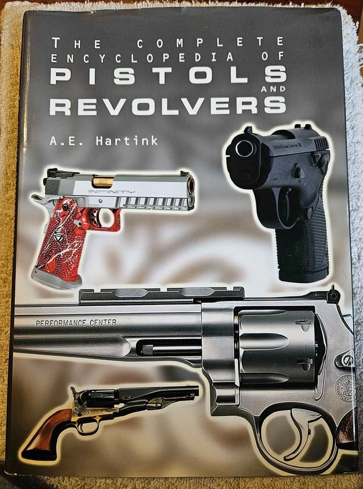 History of Guns and Knives 2 books - photo 3