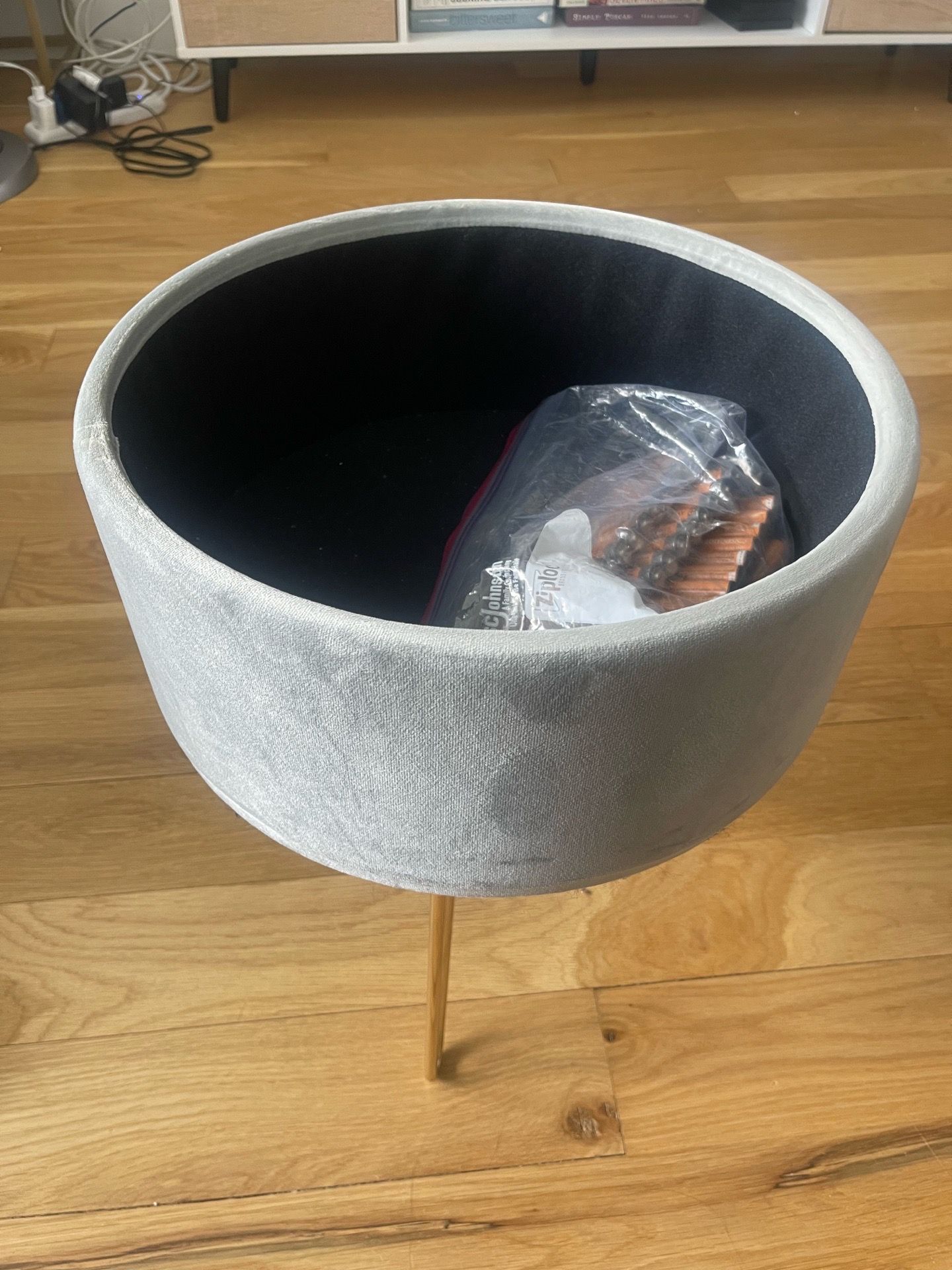 Circular velvet blue side ottoman with storage - photo 3