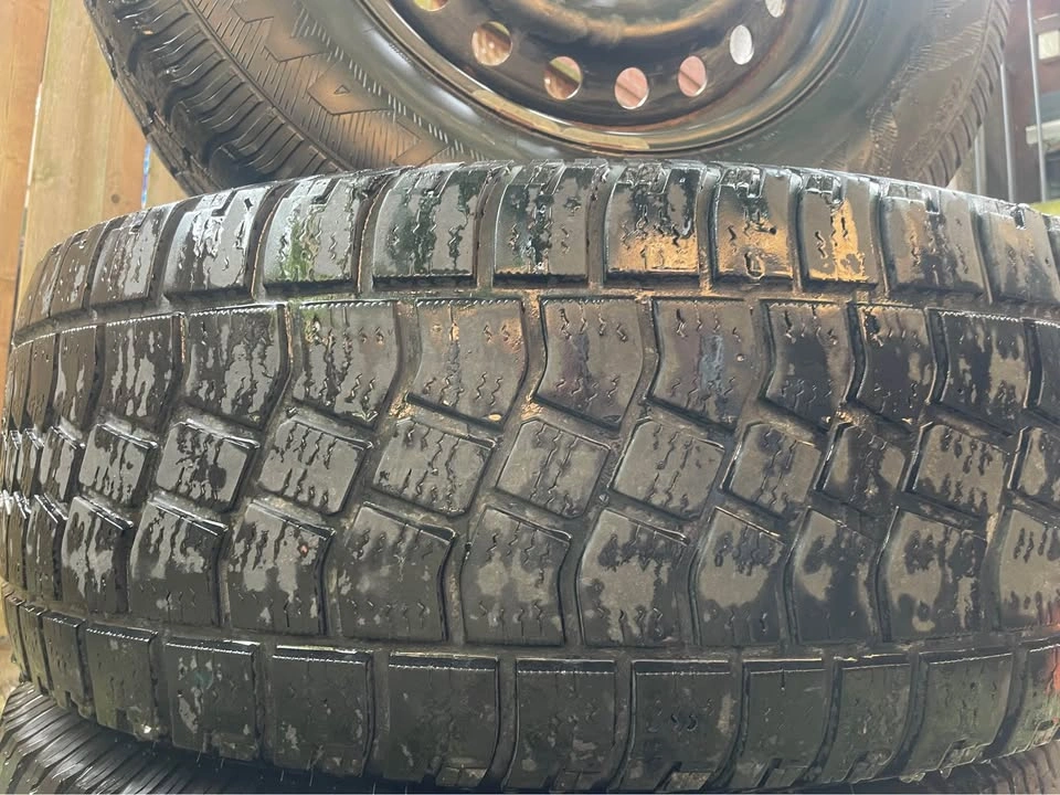 275/65R18 Tires and 6x135 rims - photo 3