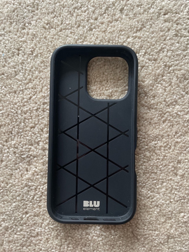 iPhone 16 Pro Blu Element -Like New - photo 2