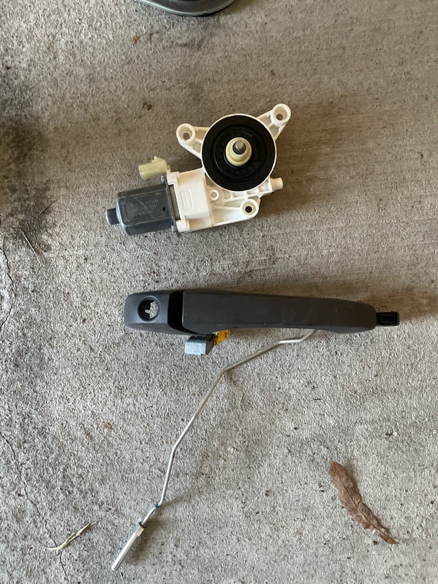 2016 Dodge Grand Caravan Inner Door Assembly - photo 4