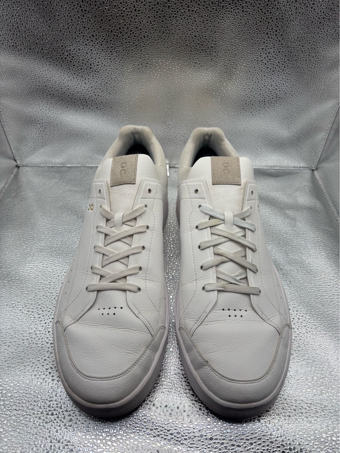 On the Roger center court white gum - photo 2