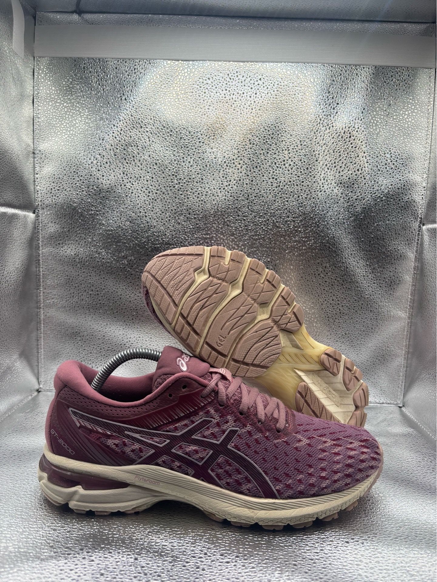 ASICS GT-2000 8 running flytefoam
