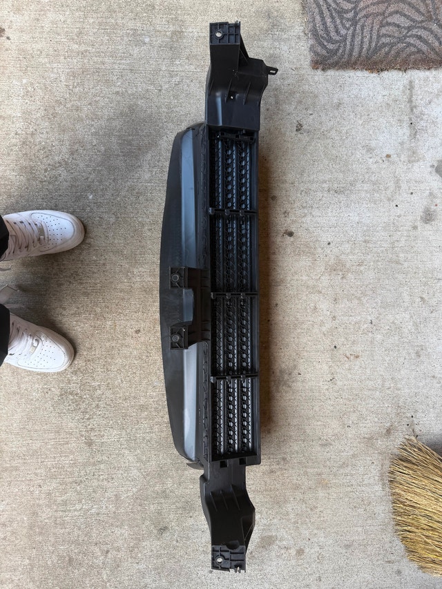 Nissan Rogue Grille Air Intake Active Grille Shutter - photo 2