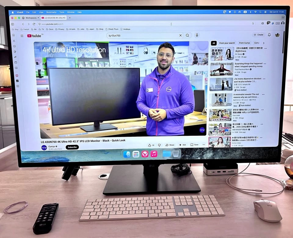 LG 43UN700 4K Ultra HD 42.5" IPS LCD Monitor