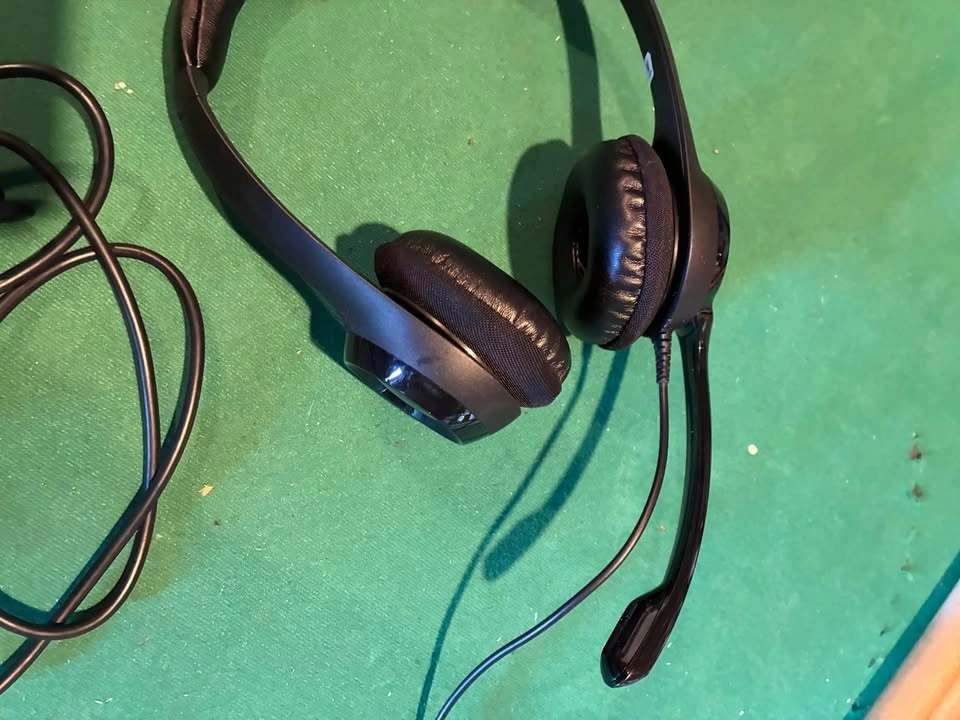 Logitech black H390 wired USB headset - photo 5
