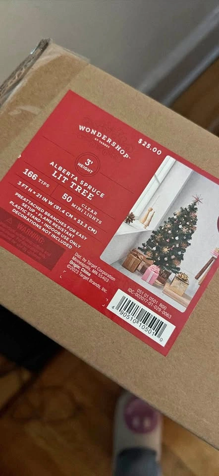 Christmas Tree & Ornaments - Free! Pickup Today