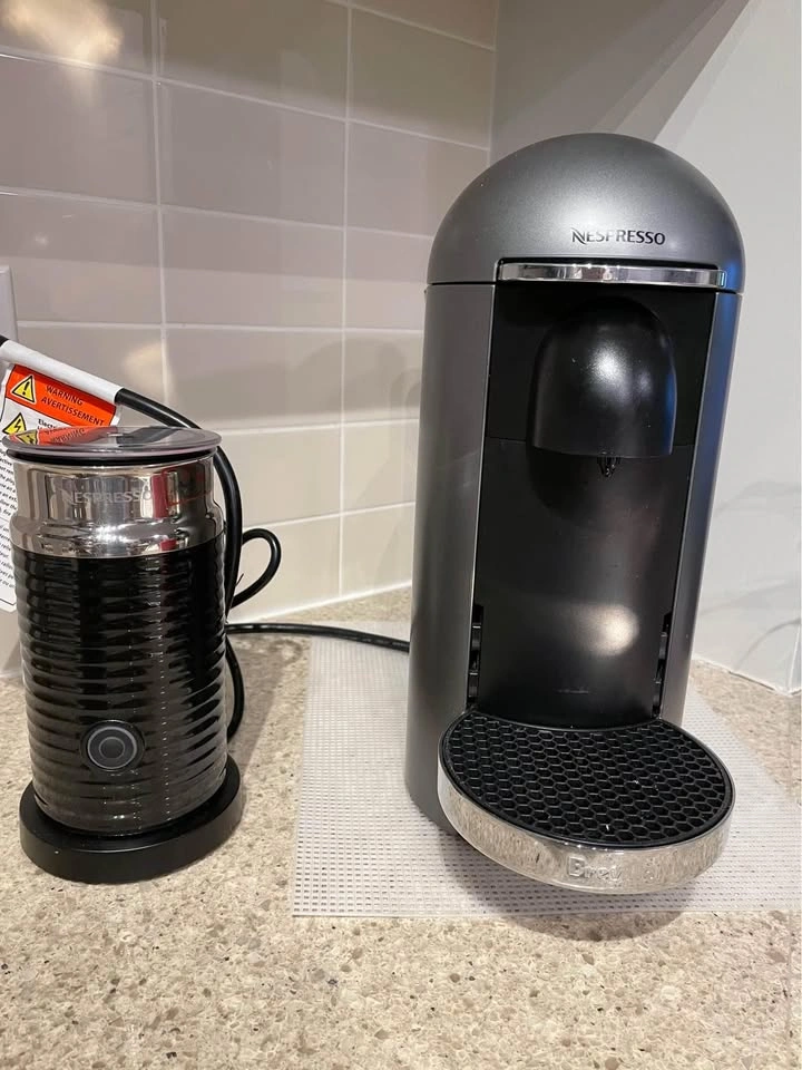 Nespresso VertuoPlus Espresso Machine by Breville plus Aeroccino - photo 4
