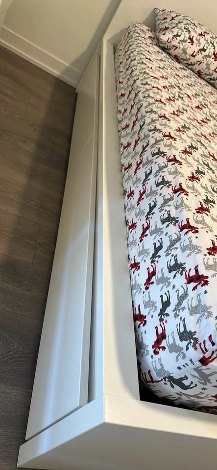 IKEA MALM Queen Bed Frame – Modern Minimalist Design - photo 3
