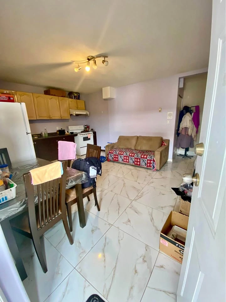 2 Beds 2 Baths - Apartment